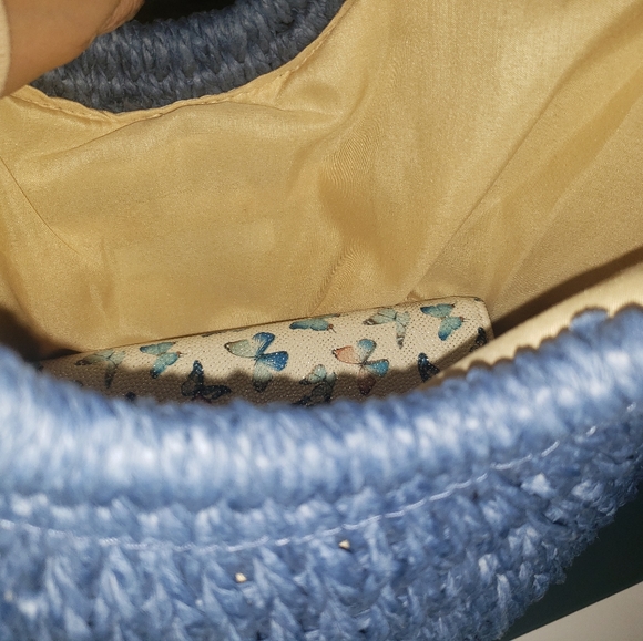 LuLu Dharma 1/2moon Weaved Top Handle Bag With Bonus Butterfly 🦋 WRISTLET NWT - Picture 5 of 8